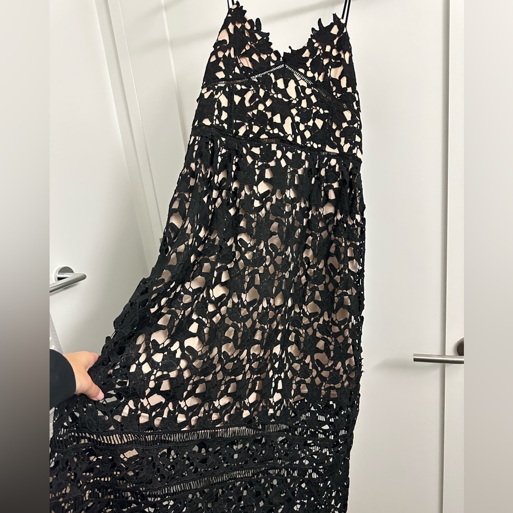 Lace dress black with tan underlay